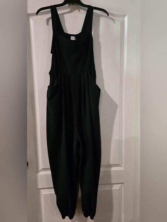 HALARA Pants - Halara Black Women's Overalls Jumpsuit - Casual Pocketed Suspenders